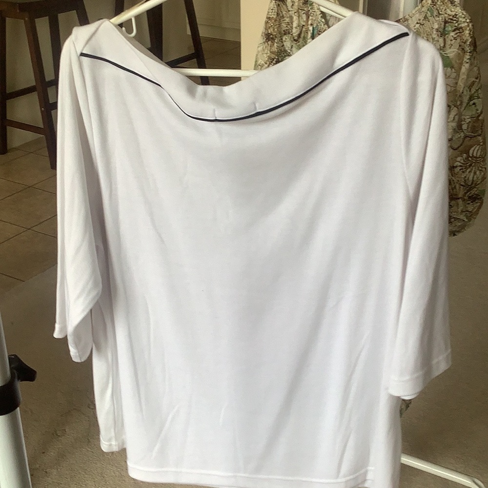 Blouse(s) - Picture 4 of 10